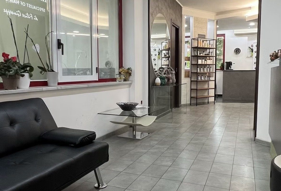 Ingresso e attesa Hair Identity